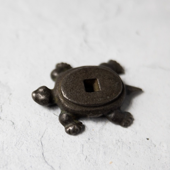 Vintage metal turtle bottle opener? - Picture 2 of 5
